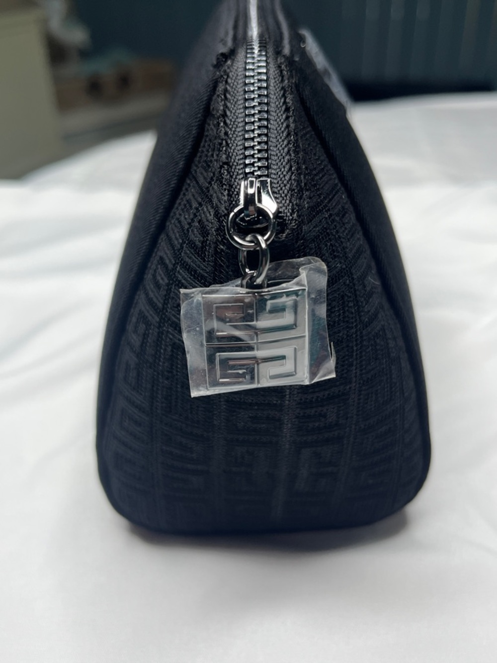 Givenchy Black Logo Cosmetic Bag + Irresistible & L’Interdit Perfume Samples-NEW - Picture 2 of 8